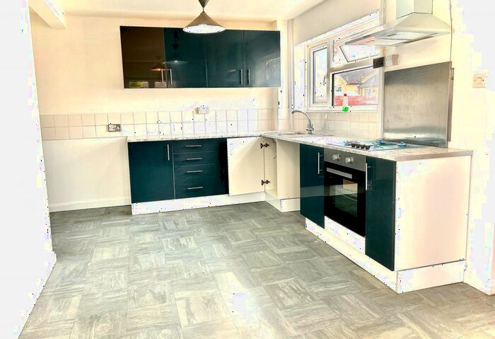 3 Bedroom Terraced House To Rent In Castle Way, Kettering, NN15