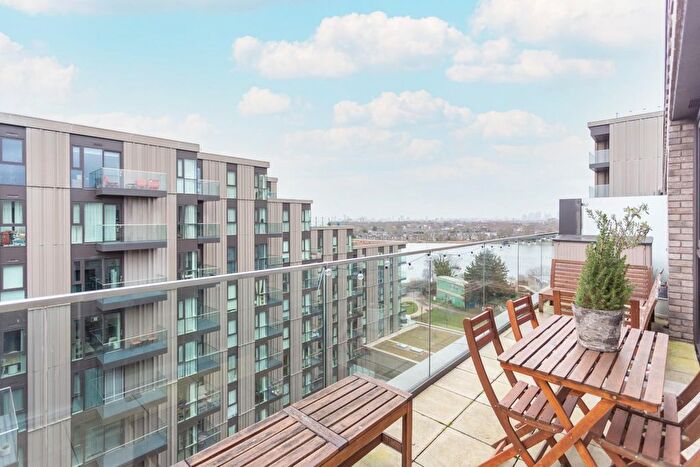 1 Bedroom Flat For Sale In Coster Avenue, London, N4