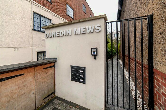 2 Bedroom Flat To Rent In Dunedin Mews, London, SW2