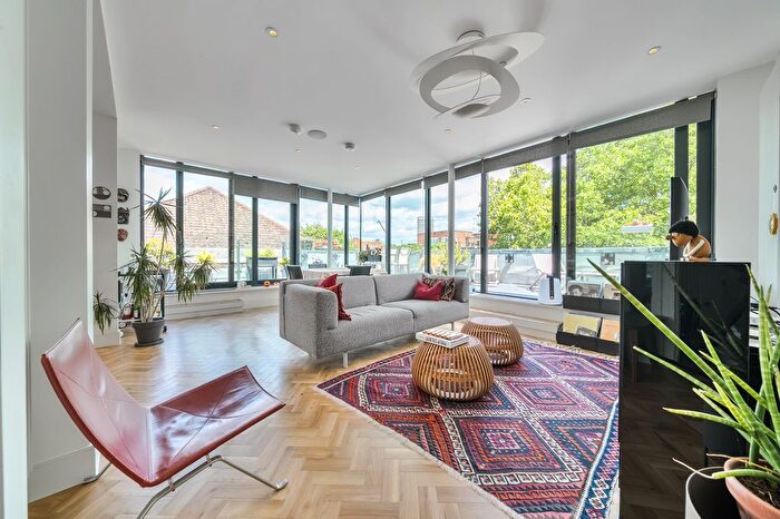 2 Bedroom Property To Rent In Spa Road, London, SE16