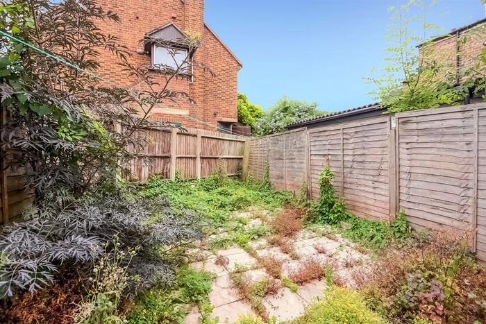 5 Bedroom Property To Rent In Cromwell Road, London, N10