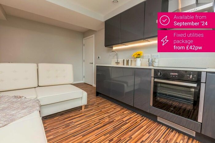 2 Bedroom Flat To Rent In Princess Street, Manchester, M1