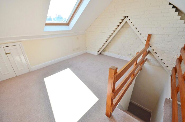 3 Bedroom Terraced House For Sale In Tavistock Street, South Luton, LU1