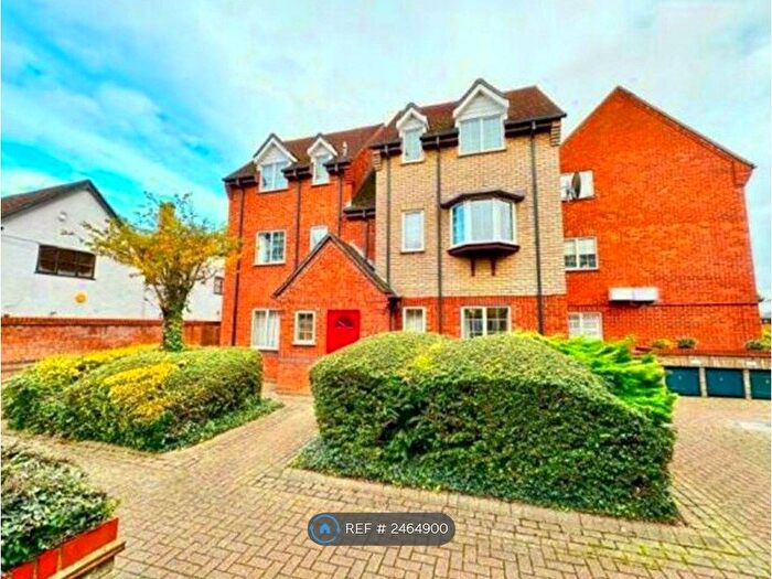 2 Bedroom Maisonette To Rent In St. Francis Court, Shefford, SG17