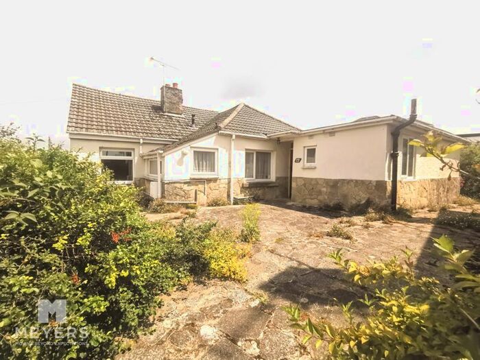 4 Bedroom Detached House To Rent In Howeth Road, Bournemouth, BH10