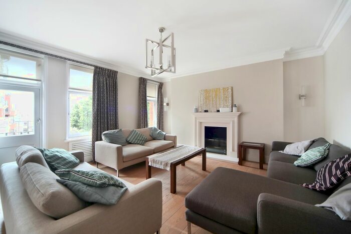 4 Bedroom Flat To Rent In Iverna Court, London, W8