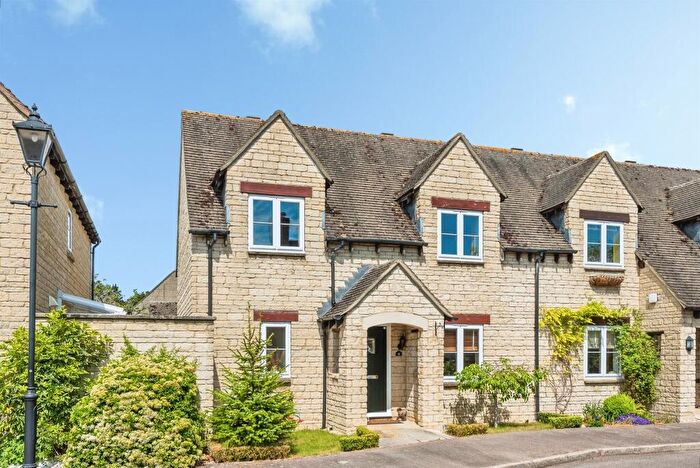 2 Bedroom End Of Terrace House For Sale In Hawthorn Drive, Bradwell Village, Burford, OX18