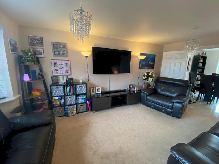 4 Bedroom Detached House To Rent In Steeple Grange, Spital, Chesterfield, S41