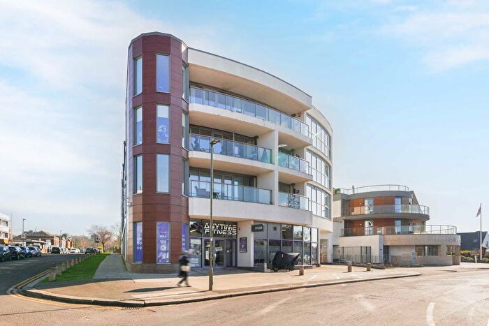 2 Bedroom Flat To Rent In Flower Lane, Mill Hill, NW7