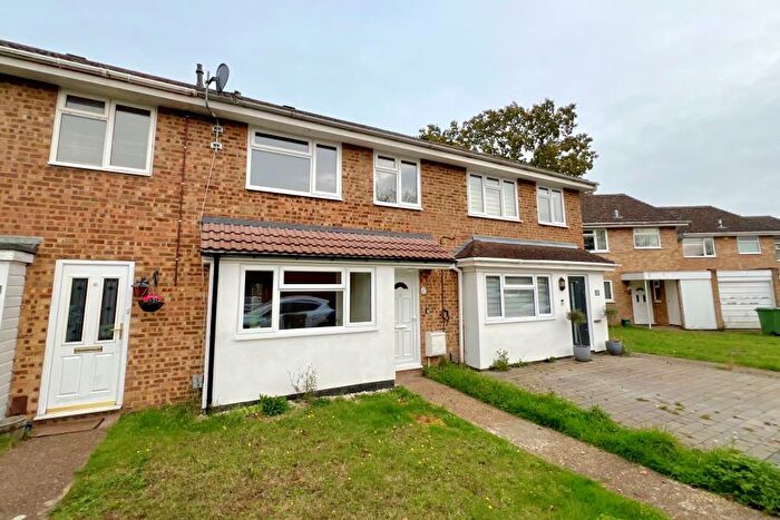 3 Bedroom Terraced House To Rent In Woking, Surrey, GU21