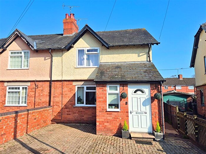 3 Bedroom Semi Detached House For Sale In Caswell Road, Leominster, Herefordshire, HR6
