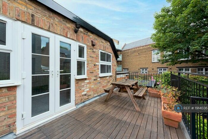 2 Bedroom Flat To Rent In Camberwell New Road, London, SE5