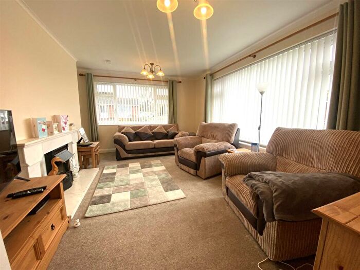3 Bedroom Bungalow To Rent In Castle Park, Hemyock, Cullompton, EX15