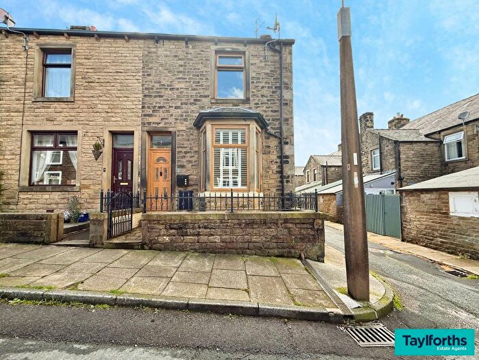 3 Bedroom End Of Terrace House For Sale In Lower West Avenue, Barnoldswick, BB18