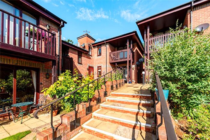 2 Bedroom Apartment For Sale In High Street, Buckingham, Buckinghamshire, MK18