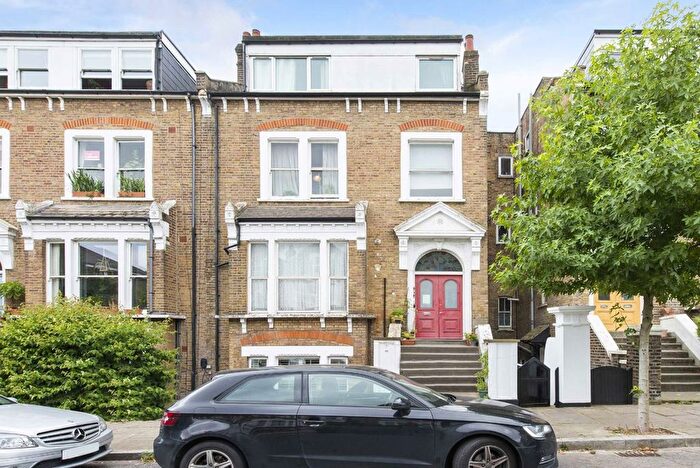 3 Bedroom Flat For Sale In Portland Rise, London, N4