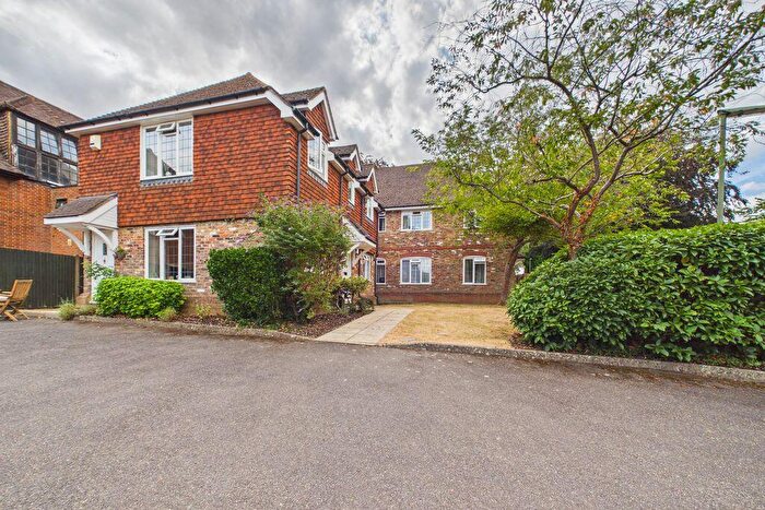 2 Bedroom Flat For Sale In Tadworth, KT20