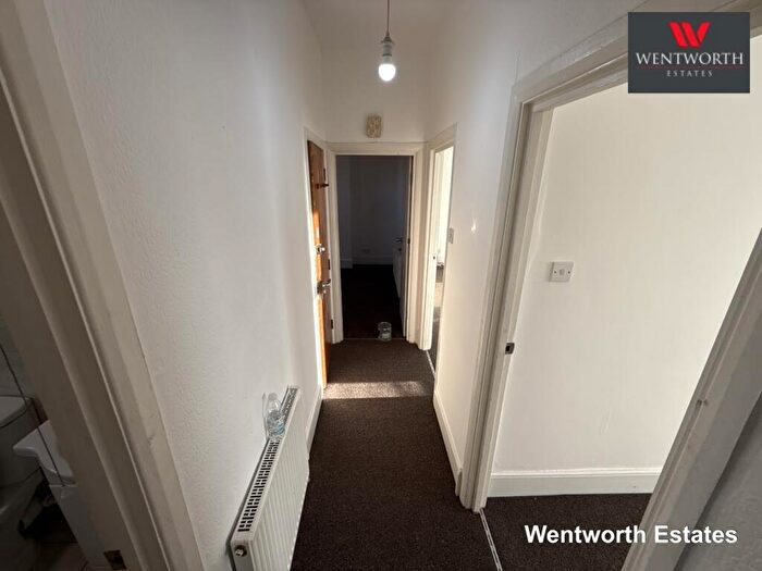 2 Bedroom Flat To Rent In Richmond Road, Ilford, IG1