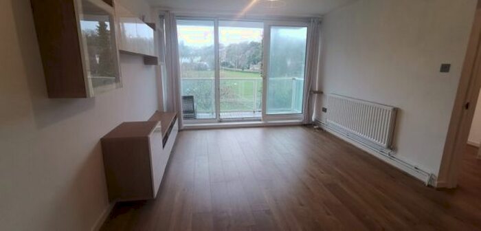 2 Bedroom Flat To Rent In Parkside, Langland Road, Mumbles, Swansea SA3