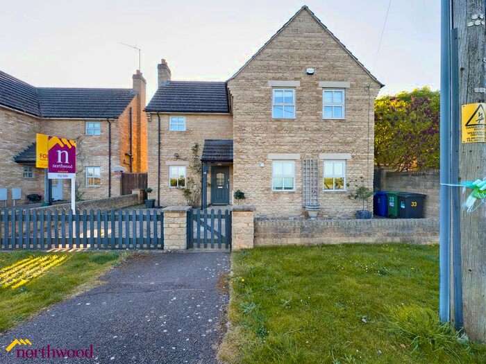 4 Bedroom Detached House For Sale In Farthinghoe Road, Charlton, Banbury, OX17