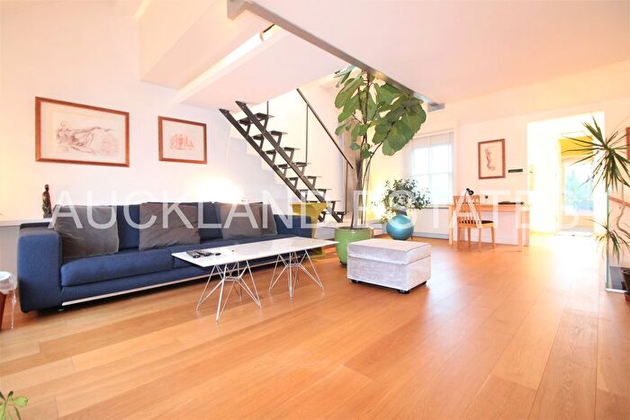 1 Bedroom Flat To Rent In Cotton Road, Potters Bar, EN6