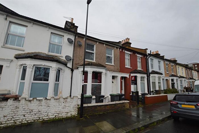 1 Bedroom Flat To Rent In Fairlawn Park London, SE26