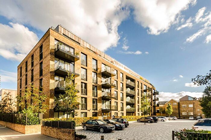 2 Bedroom Flat For Sale In Cobalt Place, Battersea Square, London, SW11