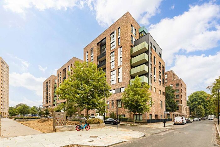 2 Bedroom Flat To Rent In Hanbury Road, London, W3