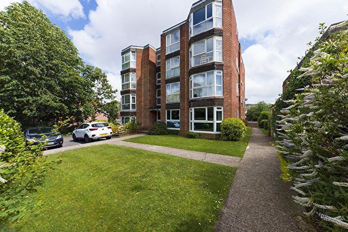 1 Bedroom Flat To Rent In Hamilton Court, Southampton, Hampshire, SO17
