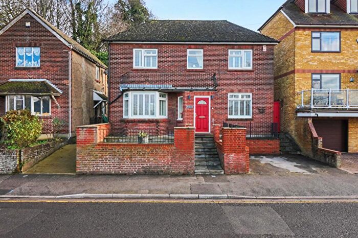 3 Bedroom Detached House For Sale In The Esplanade, Rochester, ME1