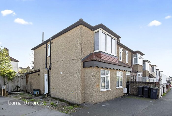 2 Bedroom Flat For Sale In Grange Road, Thornton Heath, CR7