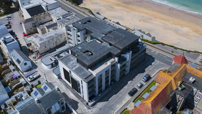 2 Bedroom Flat To Rent In Narrowcliff, Tolcarne, Newquay, TR7