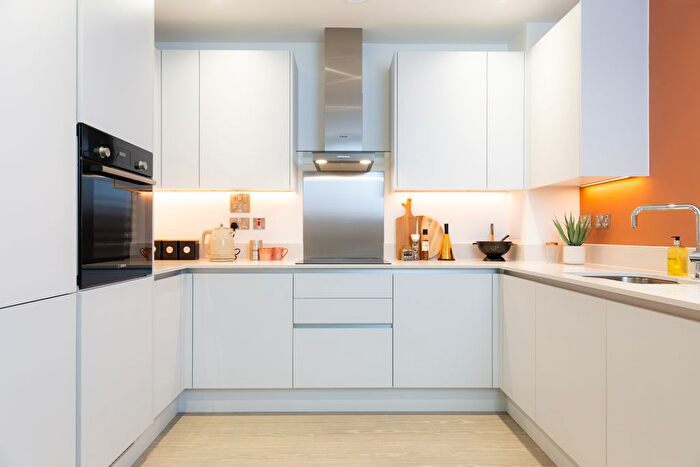 1 Bedroom Studio For Sale In Clayton Road, Hayes, UB3