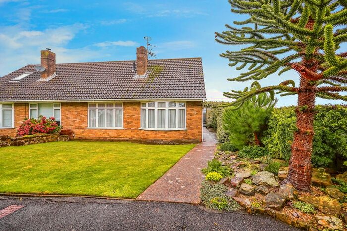 3 Bedroom Bungalow For Sale In Turnpike Close, Ringmer, Lewes, East Sussex, BN8