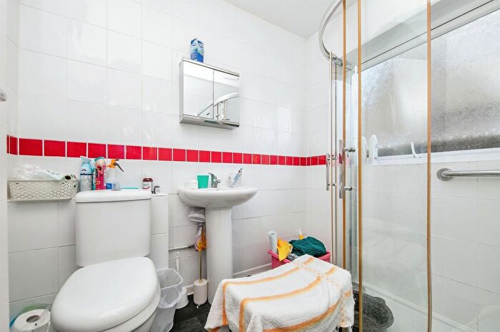 2 Bedroom Detached Bungalow For Sale In Crossways, Jaywick, Clacton-On-Sea, CO15