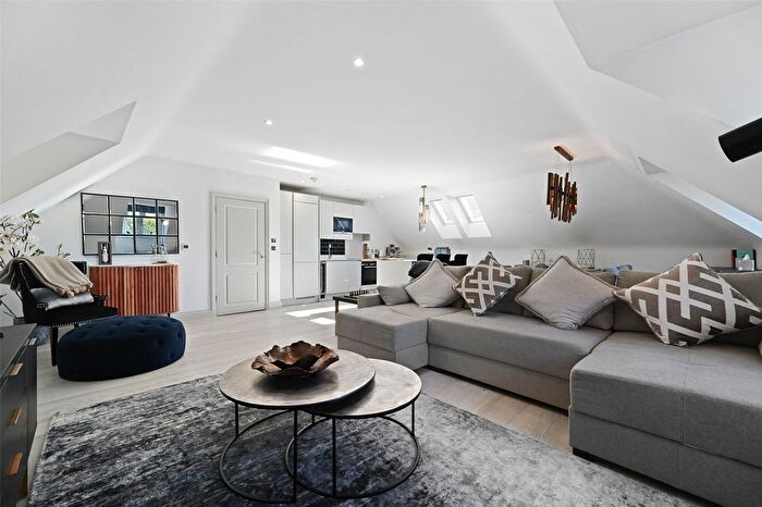 2 Bedroom Flat To Rent In Woodchester Court, Rickmansworth Road, Northwood, Middlesex, HA6