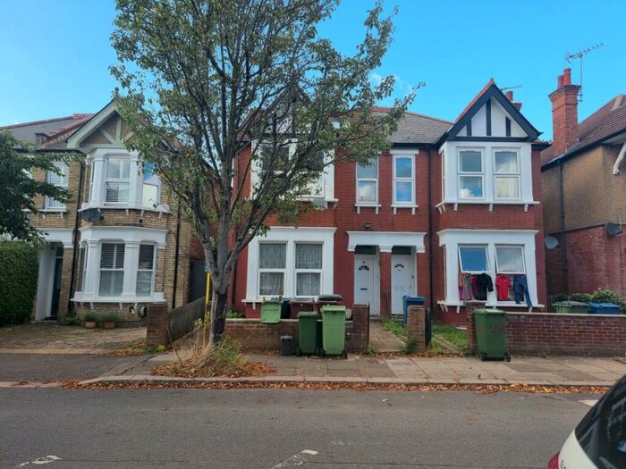 Studio To Rent In Cunningham Park, HA1