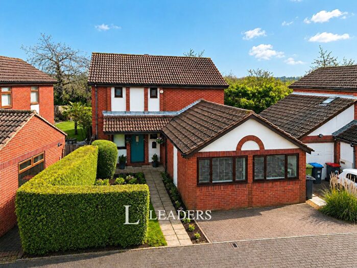 4 Bedroom Detached House For Sale In Dyers Mews, Neath Hill, Milton Keynes, MK14