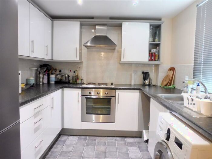 2 Bedroom Flat To Rent In Chandley Wharf, Warwick, CV34
