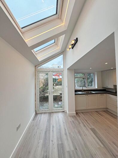 2 Bedroom Terraced House To Rent In West Hill Street, BN1