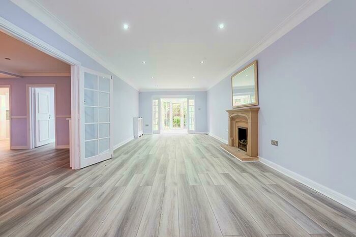 4 Bedroom House To Rent In Cockfosters, Barnet, EN4