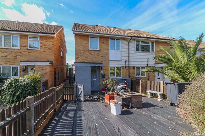 4 Bedroom End Terrace House For Sale In Jennifer Gardens, Margate, Kent, CT9