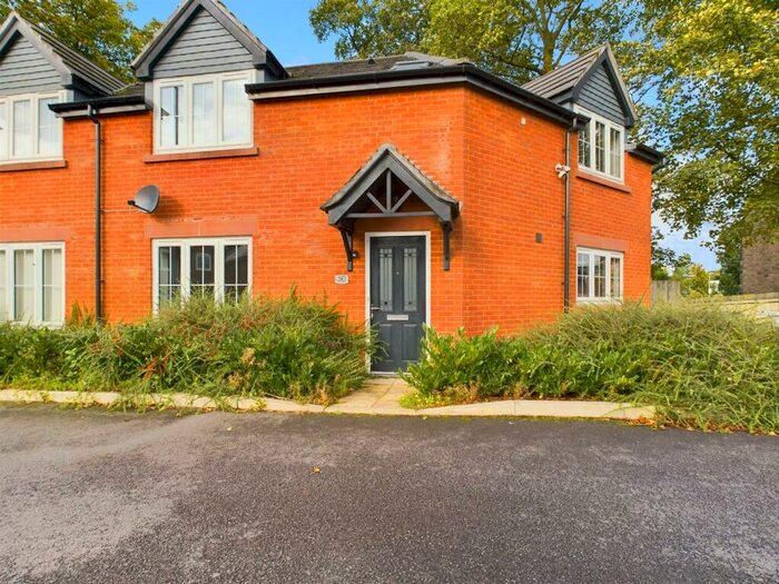 3 Bedroom House To Rent In West Park Drive, Macclesfield, SK10