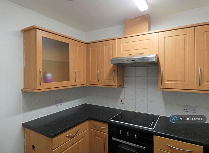 2 Bedroom Flat To Rent In Anchor Drive, Tipton, DY4