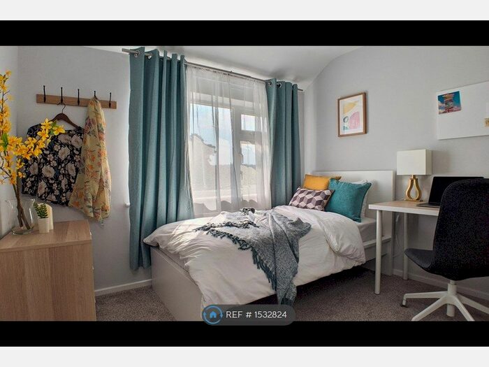 6 Bedroom Semi-Detached House To Rent In Leam Green, Coventry, CV4