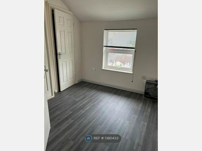 1 Bedroom Flat To Rent In Camden Road, Tunbridge Wells, TN1