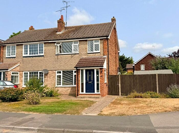 3 Bedroom Semi Detached House For Sale In Band Hall Place, Hook, RG27