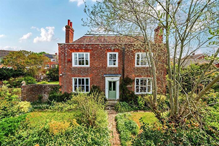 4 Bedroom Detached House For Sale In Cripple Street, Maidstone, ME15