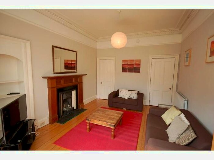 2 Bedroom Flat To Rent In Comely Bank Avenue, Edinburgh, EH4