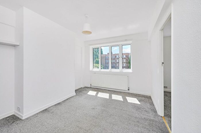 1 Bedroom Flat To Rent In Kimber Road, London, SW18
